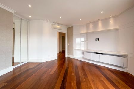 Apartamento à venda com 300m², 4 quartos e 4 vagasSuíte 3