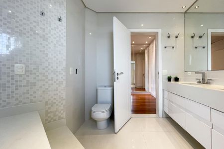 Apartamento à venda com 300m², 4 quartos e 4 vagasBanheiro - Suíte 3