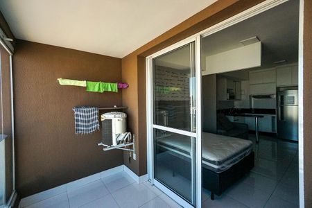 Studio à venda com 35m², 1 quarto e 1 vaga Studio à venda com 35m², 1 quarto e 1 vagaVaranda