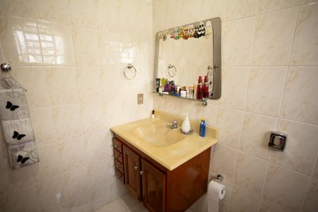 Casa à venda com 800m², 3 quartos e NaN vagasBanheiro da Suíte