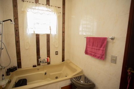 Casa à venda com 800m², 3 quartos e NaN vagasBanheiro da Suíte