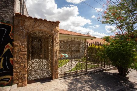 Casa à venda com 800m², 3 quartos e NaN vagasFachada