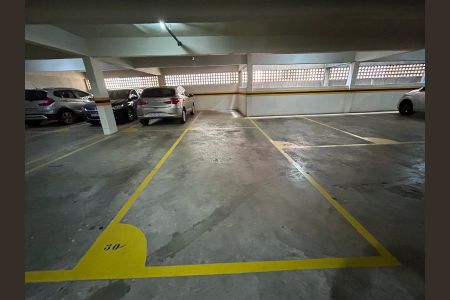 Apartamento para alugar com 100m², 3 quartos e 2 vagas Apartamento para alugar com 100m², 3 quartos e 2 vagasGaragens