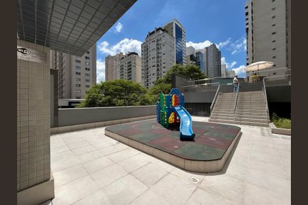 Apartamento para alugar com 100m², 3 quartos e 2 vagas Apartamento para alugar com 100m², 3 quartos e 2 vagasÁrea comum - Playground