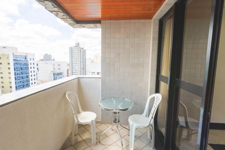 Apartamento para alugar com 100m², 3 quartos e 2 vagas Apartamento para alugar com 100m², 3 quartos e 2 vagasVaranda