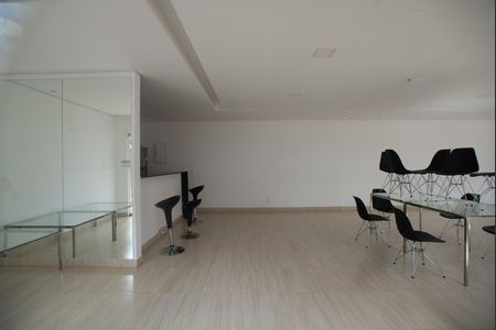 Apartamento para alugar com 45m², 2 quartos e 1 vaga Apartamento para alugar com 45m², 2 quartos e 1 vagaÁrea comum - Salão de festas