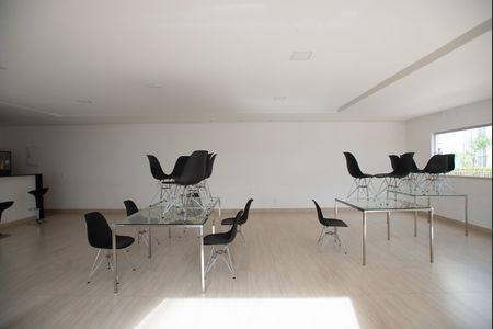Apartamento para alugar com 45m², 2 quartos e 1 vaga Apartamento para alugar com 45m², 2 quartos e 1 vagaÁrea comum - Salão de festas