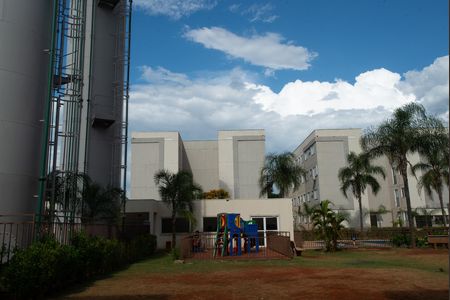 Apartamento para alugar com 45m², 2 quartos e 1 vaga Apartamento para alugar com 45m², 2 quartos e 1 vagaÁrea comum - Playground