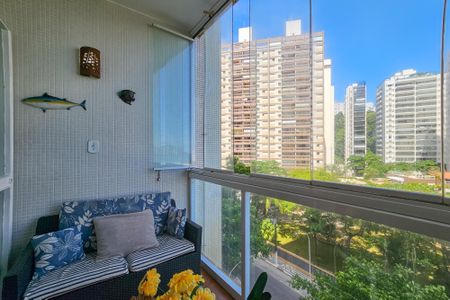 Apartamento para alugar com 123m², 3 quartos e 1 vagaVaranda