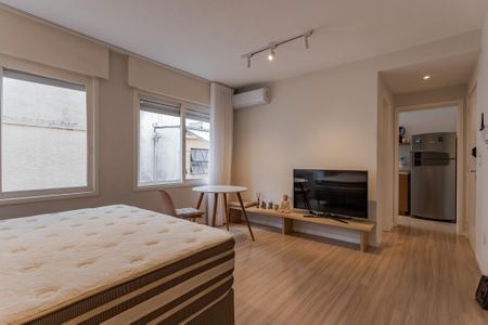 Studio para alugar com 31m², 1 quarto e 1 vaga Studio para alugar com 31m², 1 quarto e 1 vagaSala/Quarto