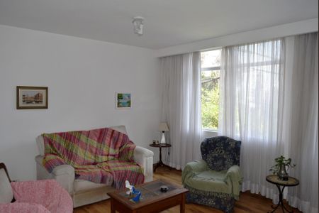 Casa à venda com 200m², 4 quartos e 2 vagasSala