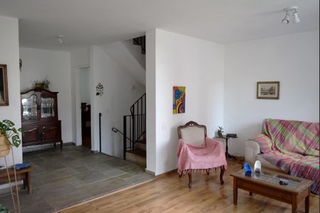 Casa à venda com 200m², 4 quartos e 2 vagasSala