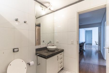 Apartamento para alugar com 109m², 3 quartos e sem vagaBanheiro