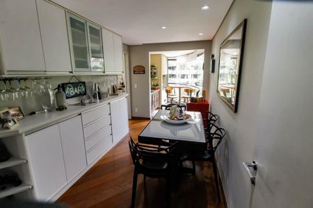 Apartamento à venda com 160m², 4 quartos e 3 vagasCopa