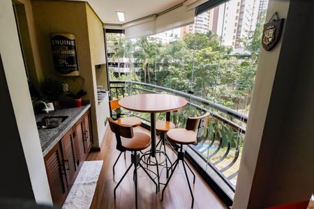 Apartamento à venda com 160m², 4 quartos e 3 vagasVaranda gourmet