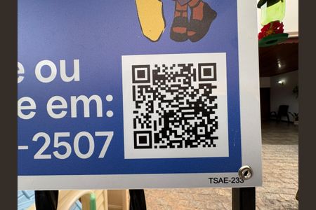 Casa à venda com 144m², 3 quartos e 4 vagasPlaquinha instalada - QR Code