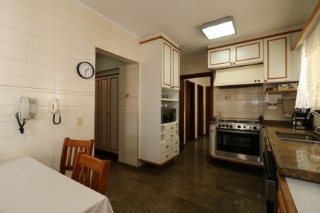 Apartamento à venda com 200m², 4 quartos e 3 vagasCozinha