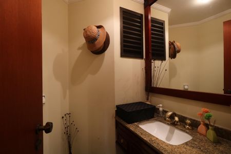 Apartamento à venda com 200m², 4 quartos e 3 vagasLavabo