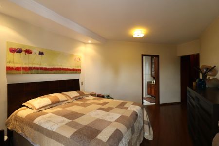 Apartamento à venda com 200m², 4 quartos e 3 vagasSuíte 2