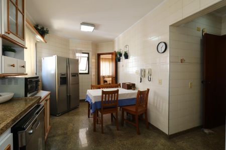 Apartamento à venda com 200m², 4 quartos e 3 vagasCozinha