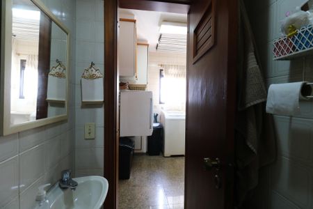 Apartamento à venda com 200m², 4 quartos e 3 vagasBanheiro de Serviço