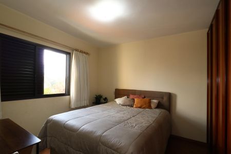 Apartamento à venda com 200m², 4 quartos e 3 vagasQuarto 2