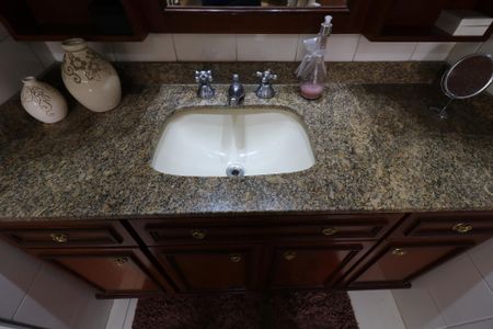 Apartamento à venda com 200m², 4 quartos e 3 vagasBanheiro da Suíte 2