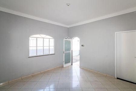 Casa para alugar com 360m², 3 quartos e 3 vagas Casa para alugar com 360m², 3 quartos e 3 vagasSala