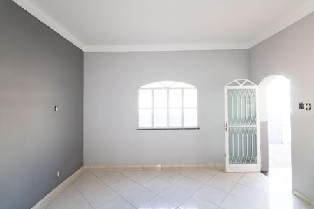 Casa para alugar com 360m², 3 quartos e 3 vagas Casa para alugar com 360m², 3 quartos e 3 vagasSala