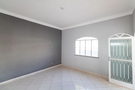 Casa para alugar com 360m², 3 quartos e 3 vagas Casa para alugar com 360m², 3 quartos e 3 vagasSala