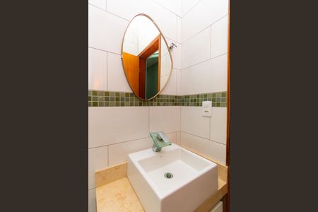 Casa à venda com 225m², 3 quartos e 1 vagaBanheiro 2