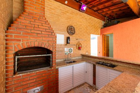 Casa à venda com 225m², 3 quartos e 1 vagaVaranda Gourmet - Churrasqueira