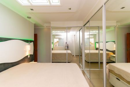 Casa à venda com 225m², 3 quartos e 1 vagaSuíte