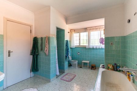 Casa para alugar com 475m², 6 quartos e 8 vagasBanheiro da Suíte 1