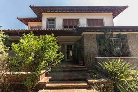 Casa para alugar com 475m², 6 quartos e 8 vagasFachada Principal