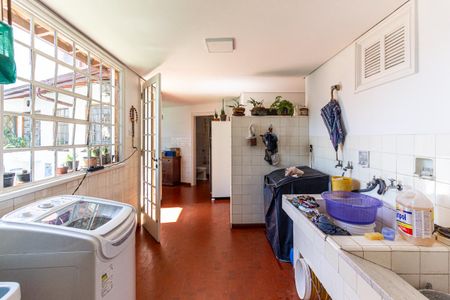 Casa para alugar com 475m², 6 quartos e 8 vagasÁrea de Serviço