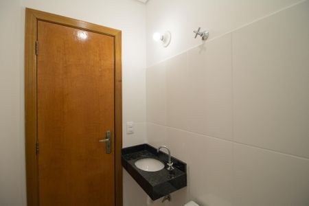 Casa à venda com 119m², 3 quartos e 2 vagasLavabo