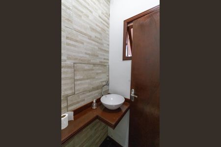 Casa de condomínio à venda com 140m², 3 quartos e 1 vagaLavabo