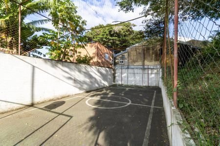 Casa de condomínio à venda com 140m², 3 quartos e 1 vagaQuadra