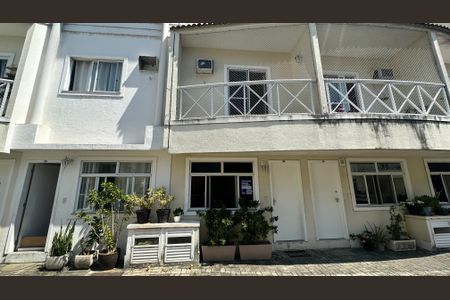 Casa de condomínio à venda com 116m², 3 quartos e 1 vagaFachada