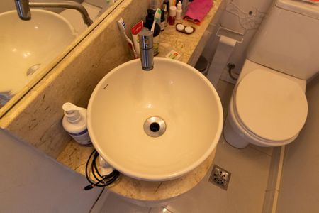 Casa de condomínio à venda com 90m², 3 quartos e 2 vagasLAVABO