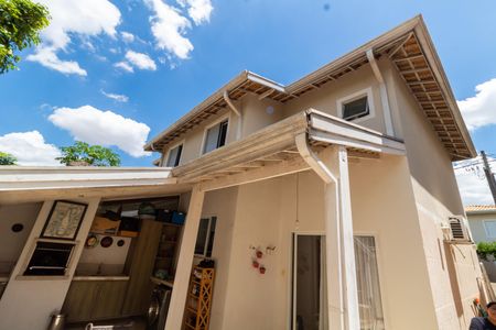 Casa de condomínio à venda com 90m², 3 quartos e 2 vagasÁREA EXTERNA FACHADA FUNDOS