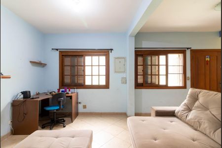 Casa para alugar com 255m², 4 quartos e 2 vagas Casa para alugar com 255m², 4 quartos e 2 vagasSala de Estar