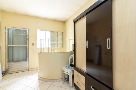 Casa para alugar com 255m², 4 quartos e 2 vagas Casa para alugar com 255m², 4 quartos e 2 vagasSala de TV