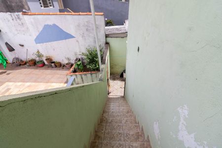 Casa para alugar com 255m², 4 quartos e 2 vagas Casa para alugar com 255m², 4 quartos e 2 vagasVaranda da Suíte 1 - Escada