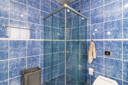 Casa para alugar com 255m², 4 quartos e 2 vagas Casa para alugar com 255m², 4 quartos e 2 vagasBanheiro da Suíte 1