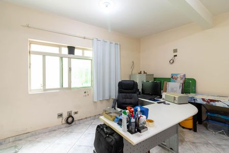 Casa para alugar com 255m², 4 quartos e 2 vagas Casa para alugar com 255m², 4 quartos e 2 vagasQ Escritório