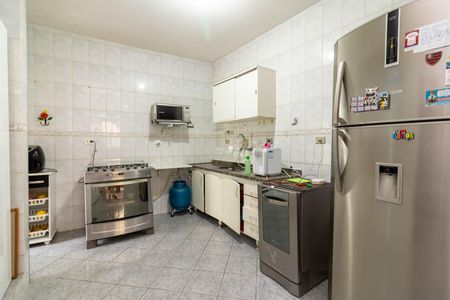 Casa para alugar com 255m², 4 quartos e 2 vagas Casa para alugar com 255m², 4 quartos e 2 vagasCozinha