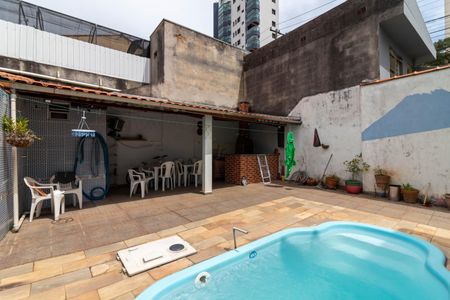 Casa para alugar com 255m², 4 quartos e 2 vagas Casa para alugar com 255m², 4 quartos e 2 vagasPiscina