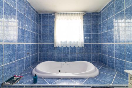 Casa para alugar com 255m², 4 quartos e 2 vagas Casa para alugar com 255m², 4 quartos e 2 vagasBanheiro da Suíte 1